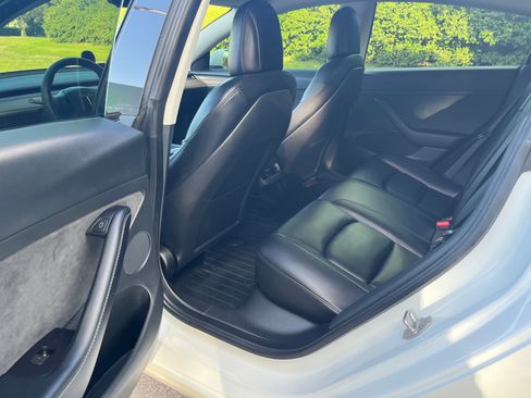 Used 2022 Tesla Model 3 image 16
