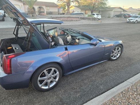 Used 2006 Cadillac XLR image 10
