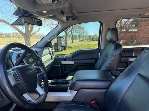 Used 2017 Ford F250 Lariat w/ Lariat Ultimate Package image 9