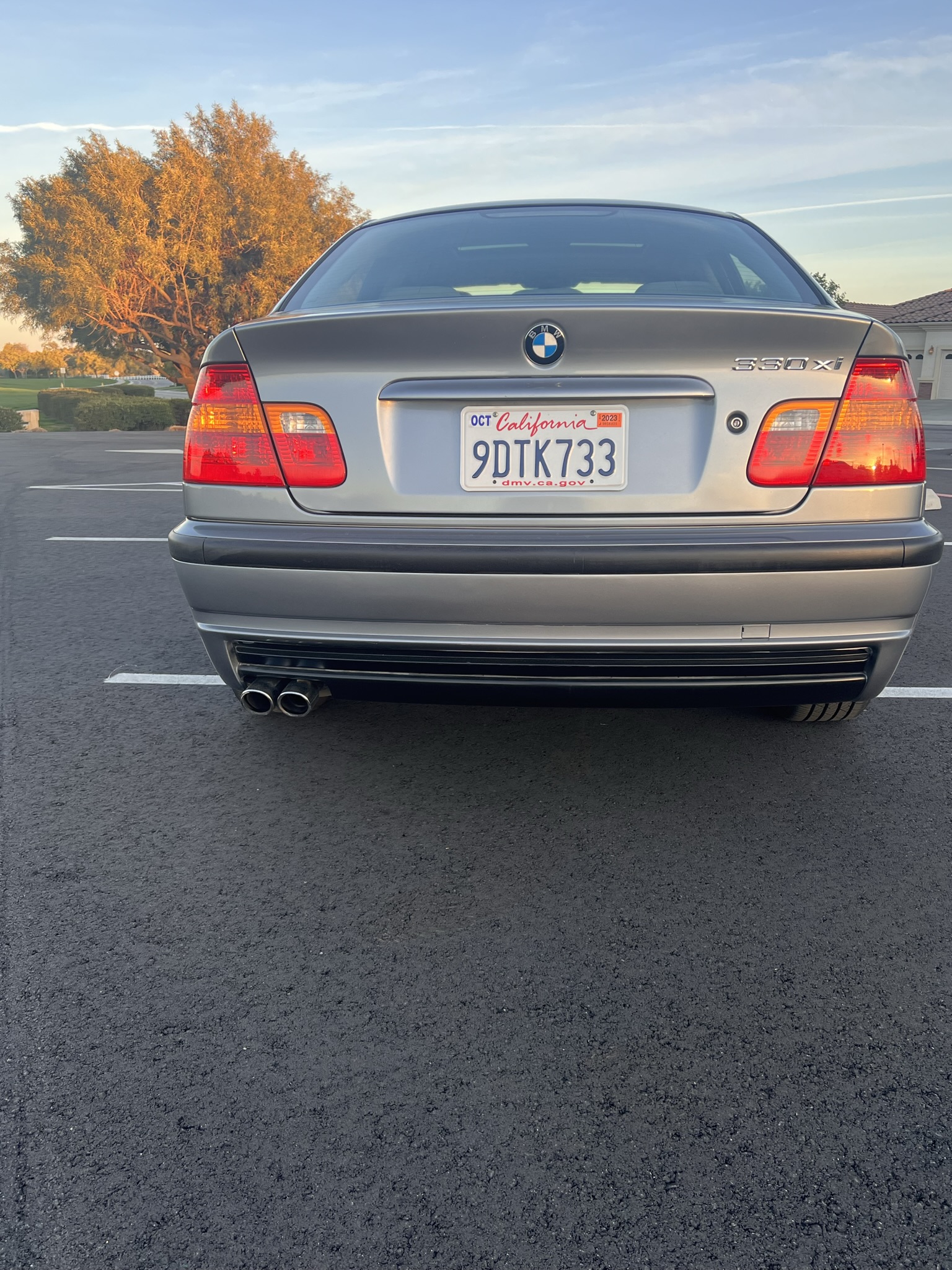 Used 2003 BMW 330xi Sedan AWD/4WD image 4