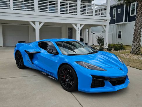 Used 2023 Chevrolet Corvette Z06 image 2