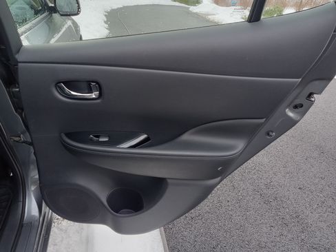 Used 2014 Nissan Leaf SL w/ Premium Package image 19