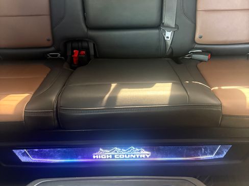 Used 2021 Chevrolet Silverado 2500 High Country w/ Z71 Off-Road Package image 13