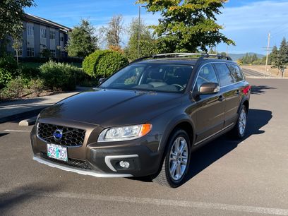 Used 2016 Volvo XC70 T5 Premier w/ Proximity Package