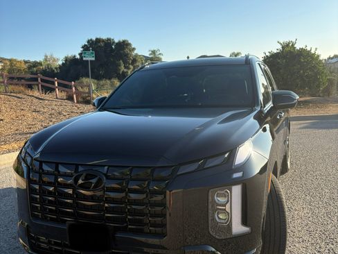 Used 2024 Hyundai Palisade Calligraphy image 2