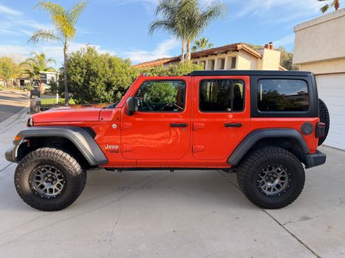 Used 2018 Jeep Wrangler Unlimited Sport S image 4