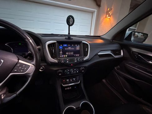 Used 2021 GMC Terrain SLT image 16