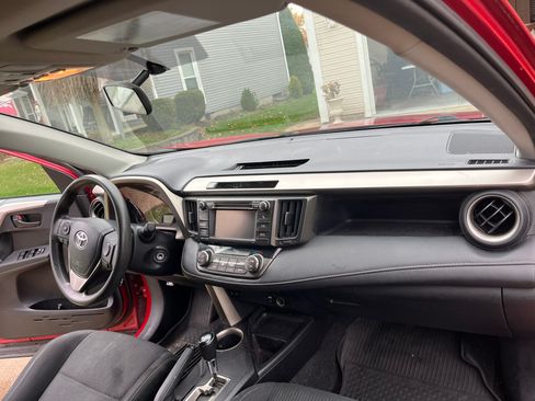 Used 2013 Toyota RAV4 XLE image 14