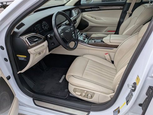 Used 2018 Genesis G90 5.0 Ultimate RWD image 10