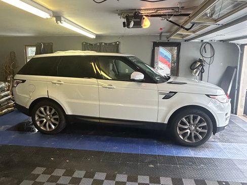 Used 2014 Land Rover Range Rover Sport HSE image 5