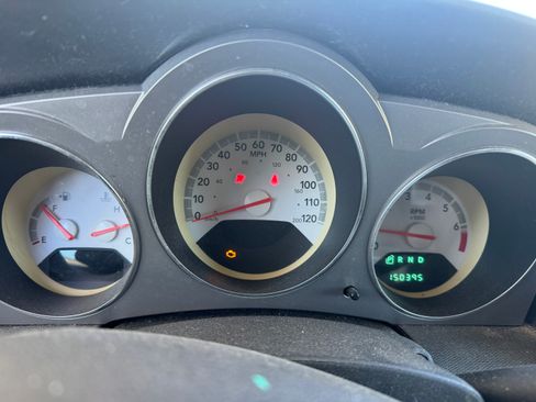 Used 2009 Dodge Avenger SXT image 10