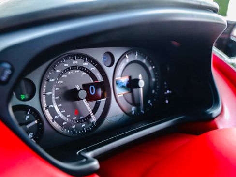 Used 2014 Aston Martin Vanquish Coupe image 11