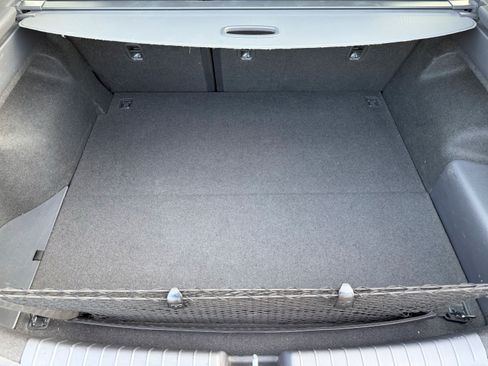 Used 2019 Hyundai Ioniq Plug-In Hybrid image 24