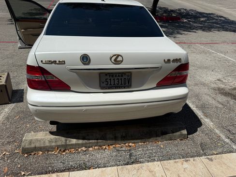 Used 2005 Lexus LS 430 w/ Premium Pkg RWD image 6