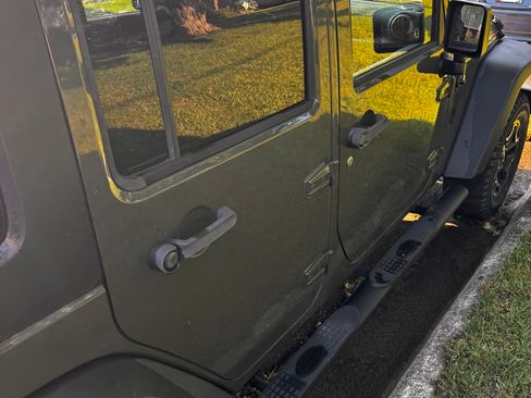 Used 2015 Jeep Wrangler Unlimited Sport image 16