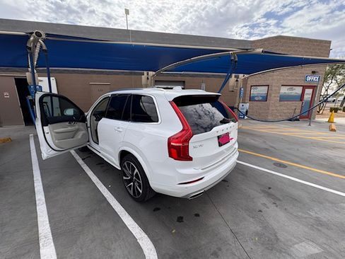Used 2020 Volvo XC90 T6 Momentum w/ Protection Package Premier AWD/4WD image 15