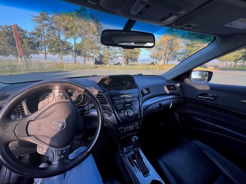 Used 2013 Acura ILX w/ Premium Package image 5