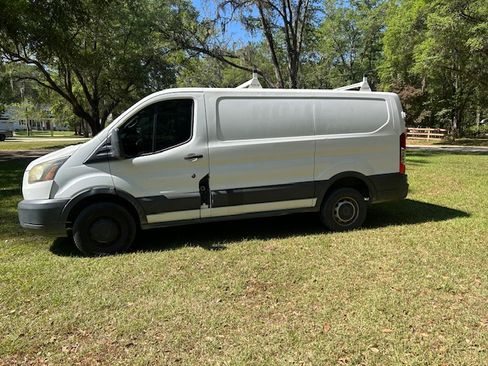 Used 2015 Ford Transit 250 130 Low Roof image 12