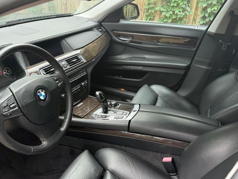 Used 2009 BMW 750Li image 14