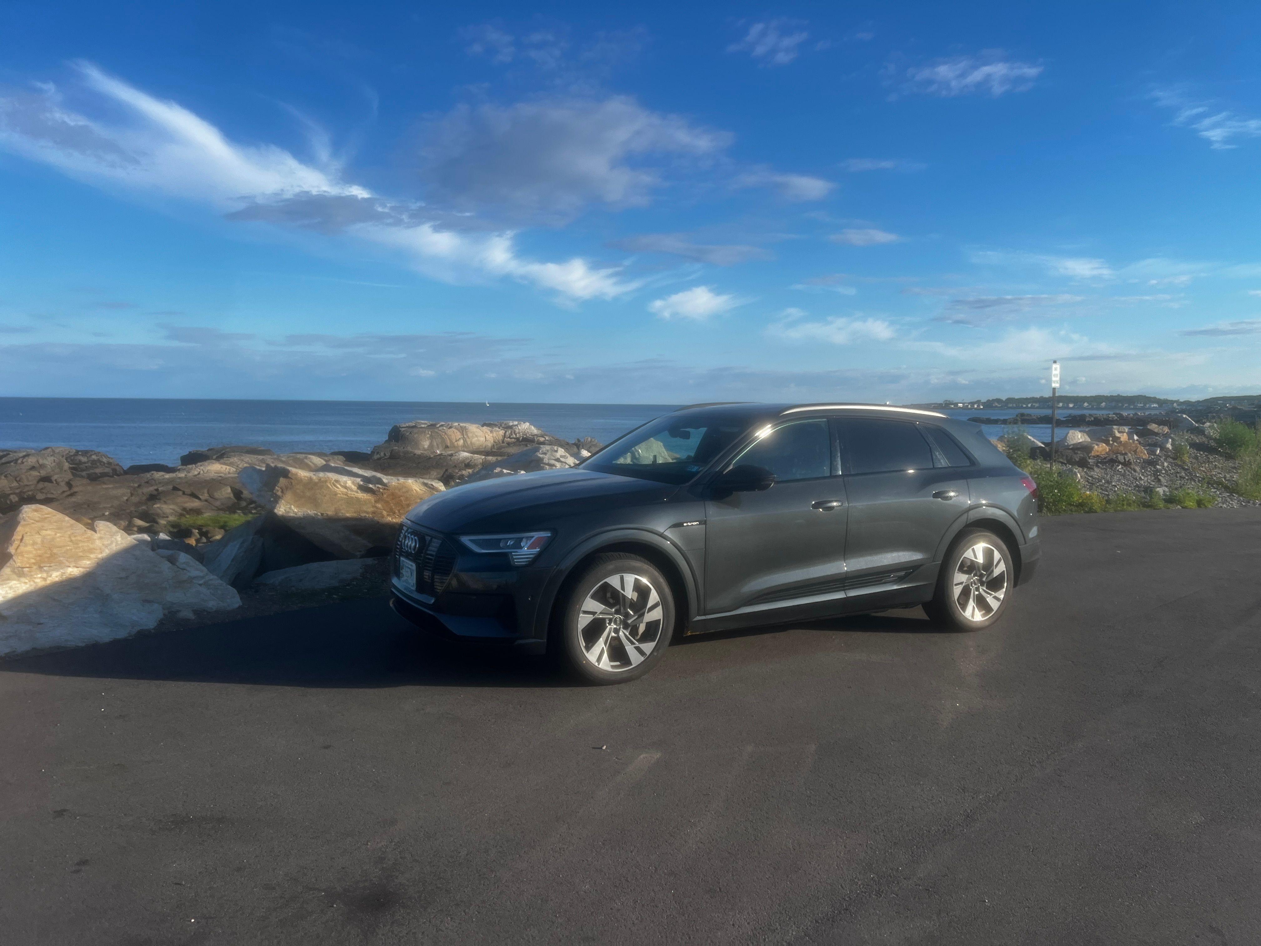 Used 2021 Audi e-tron Premium w/ Convenience Plus Package AWD/4WD image 4
