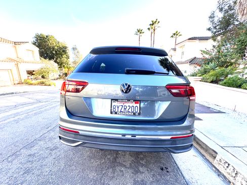 Used 2022 Volkswagen Tiguan SE image 8