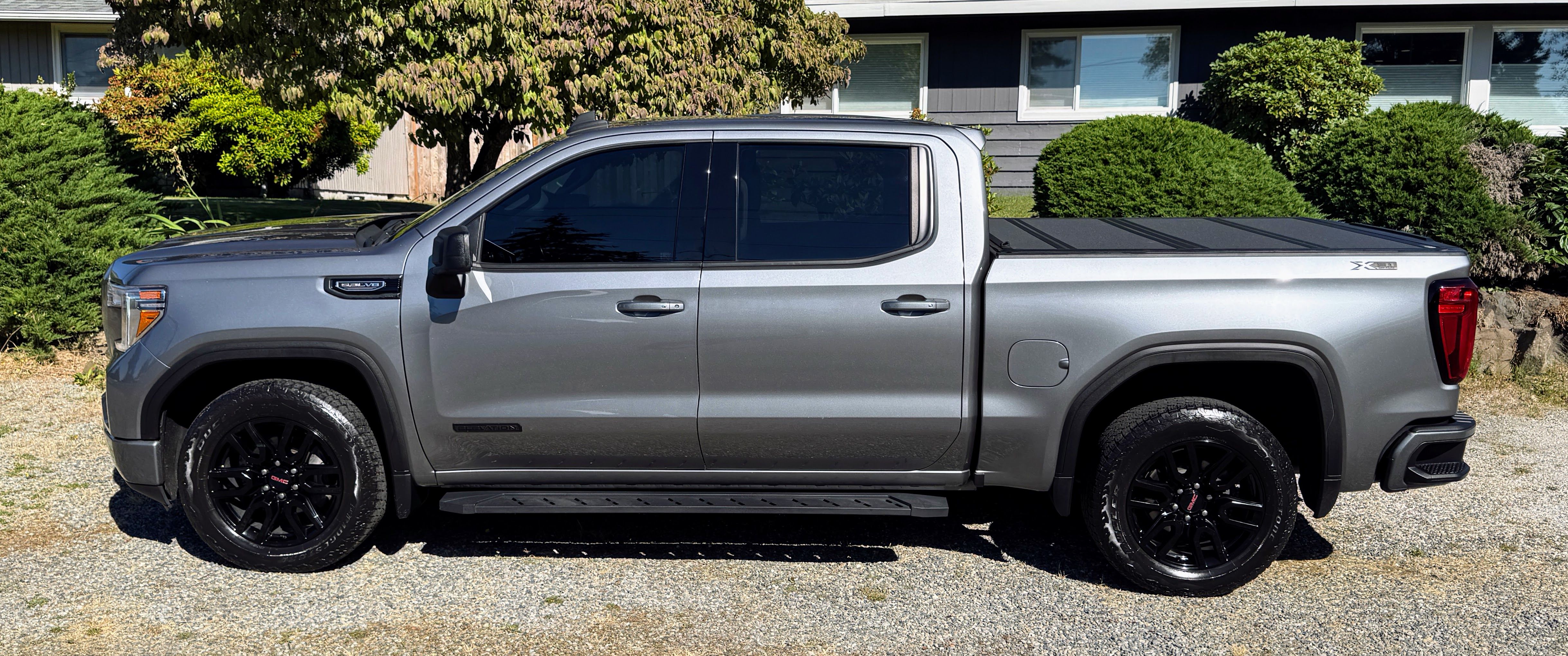 Used 2021 GMC Sierra 1500 Elevation w/ X31 Off-Road Package AWD/4WD image 2