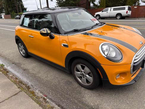 Used 2015 MINI Cooper 2-Door Hardtop image 1