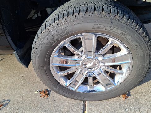 Used 2017 Chevrolet Silverado 1500 High Country image 20