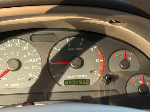 Used 2002 Ford Mustang Premium RWD image 14