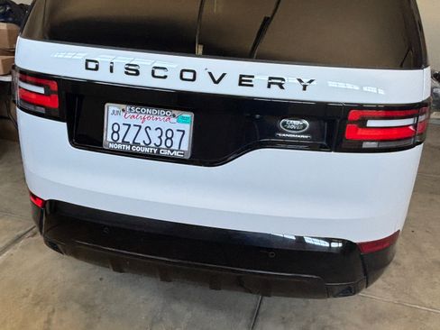 Used 2020 Land Rover Discovery Landmark AWD/4WD image 8