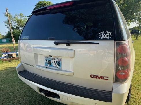 Used 2013 GMC Yukon XL SLT w/ Regional Value Package image 9