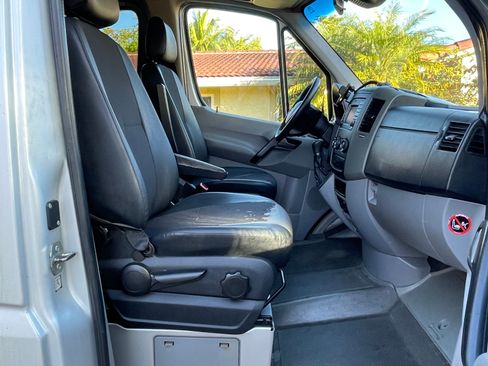 Used 2015 Mercedes-Benz Sprinter 2500 image 24