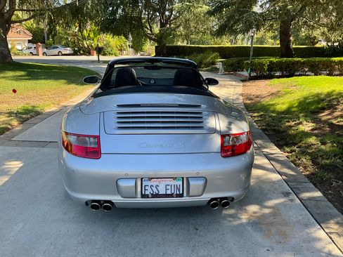 Used 2005 Porsche 911 Carrera S RWD image 8