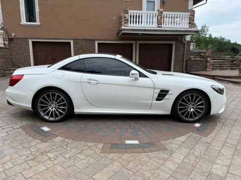 Used 2017 Mercedes-Benz SL 550 image 24