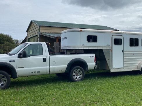 Used 2004 Ford F350 XL image 2