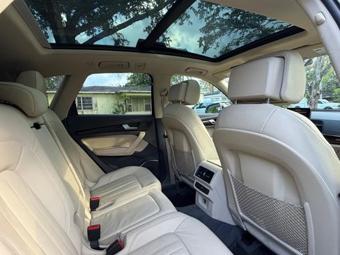 Used 2019 Audi Q5 2.0T Premium w/ Convenience Package AWD/4WD image 20