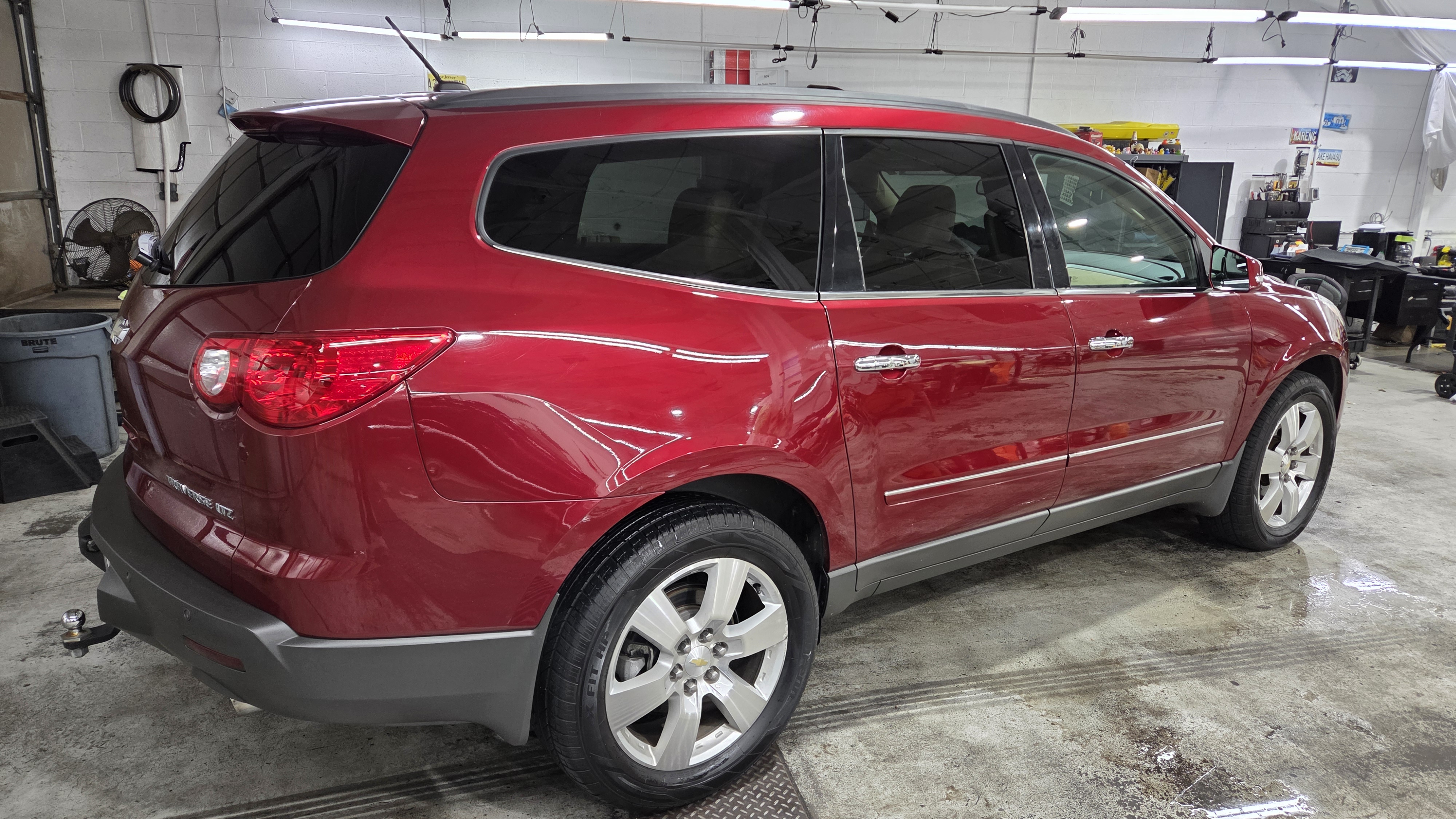 Used 2011 Chevrolet Traverse LTZ AWD/4WD image 14