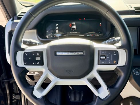 Used 2024 Land Rover Defender 110 S image 13