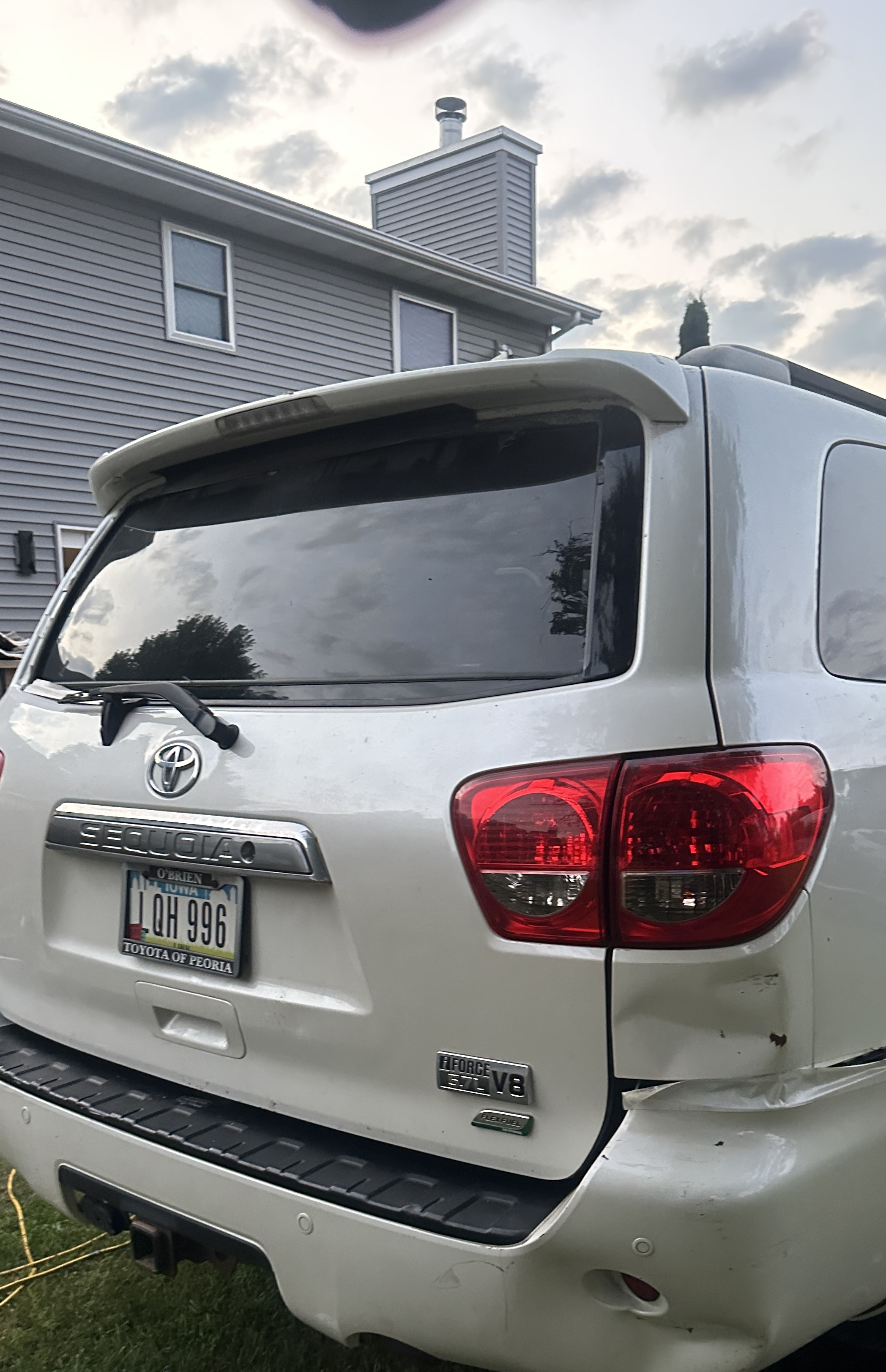 Used 2014 Toyota Sequoia Platinum AWD/4WD image 4