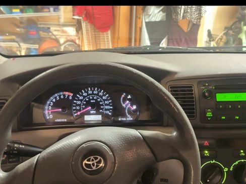 Used 2005 Toyota Corolla CE image 12