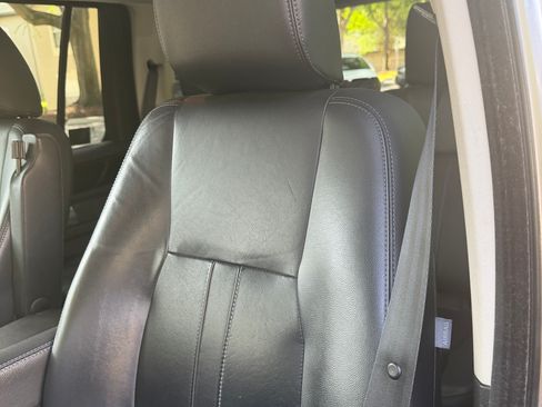 Used 2016 Land Rover LR4 HSE Silver Edition image 8