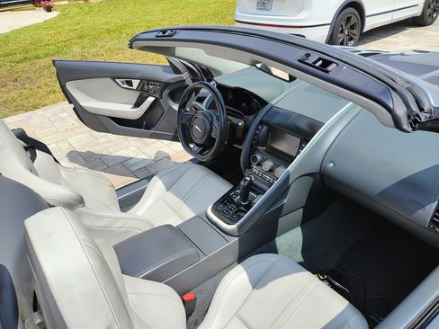 Used 2014 Jaguar F-TYPE S image 17