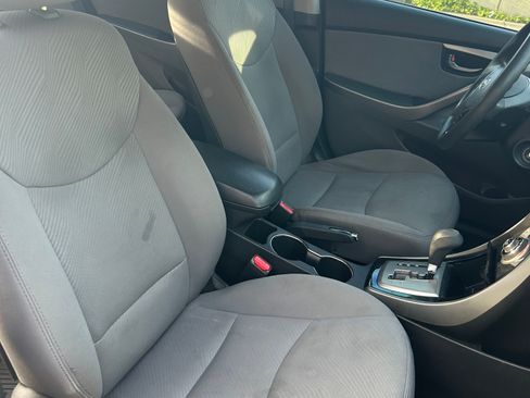 Used 2013 Hyundai Elantra GLS w/ Preferred Pkg FWD image 12