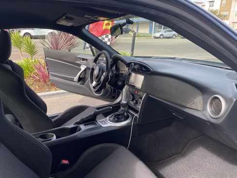 Used 2017 Toyota 86 image 10