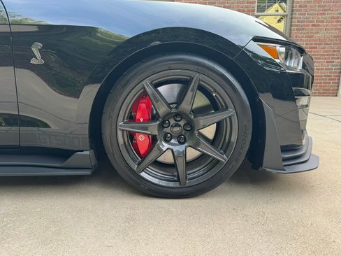 Used 2022 Ford Mustang Shelby GT500 w/ Carbon Fiber Track Pack image 23