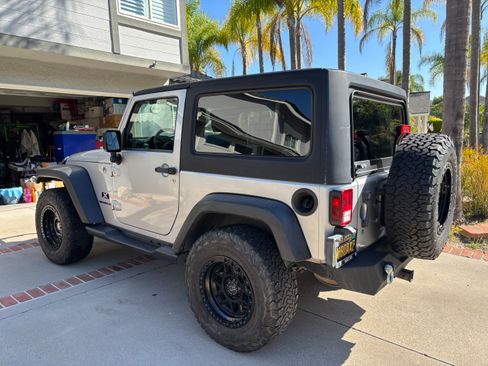 Used 2009 Jeep Wrangler X AWD/4WD image 4
