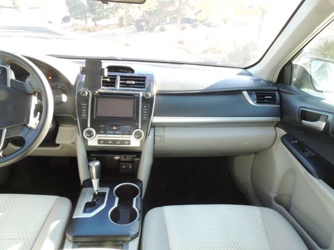 Used 2013 Toyota Camry LE image 21