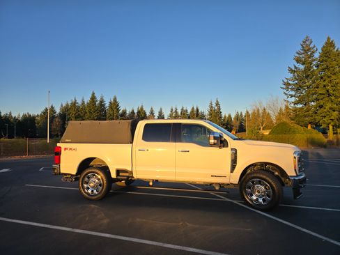 Used 2024 Ford F350 Lariat w/ Lariat Ultimate Package image 2