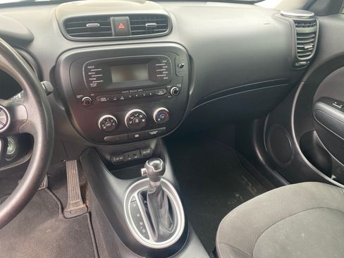 Used 2014 Kia Soul FWD image 10