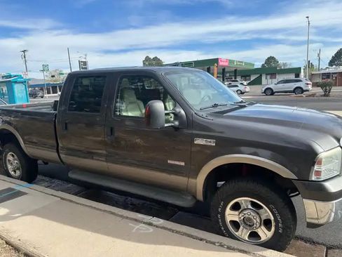 Used 2005 Ford F350 Lariat image 8